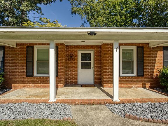 3rd image of 758 Palm Dr