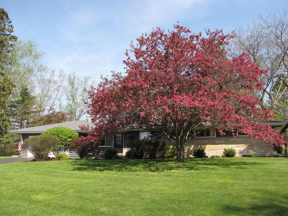2nd image of 148 Sunset Ln