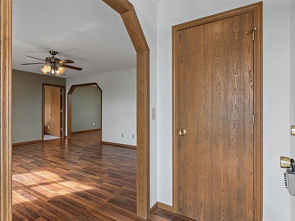 5th image of 512 Wedgewood Dr