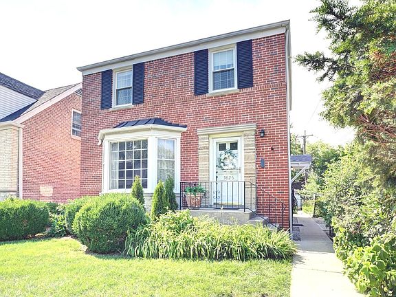 2nd image of 5826 N Rogers Ave