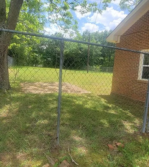 303 Martin Luther King Jr Dr — Photo 12