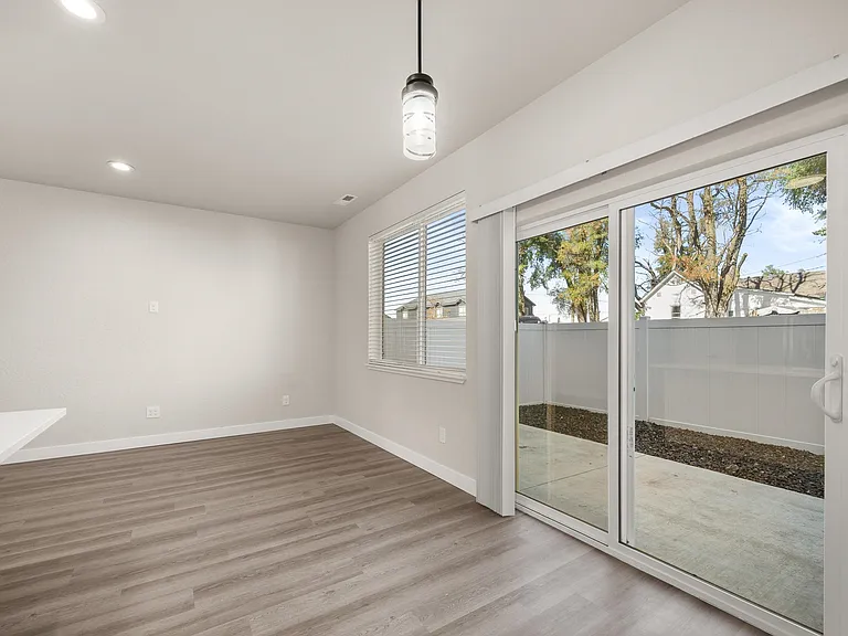 11915 E Spruce Ln — Photo 6