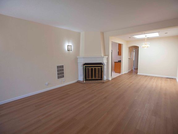 3rd image of 2467 43rd Ave