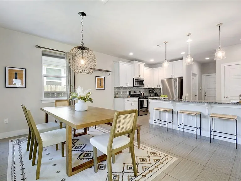 7408 Buchholz St — Photo 15