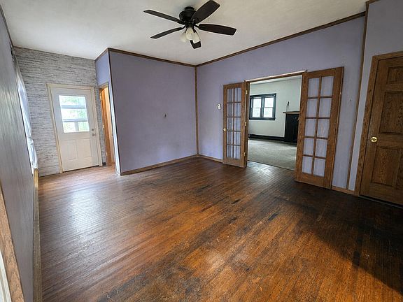 4th image of 207 S Barry St