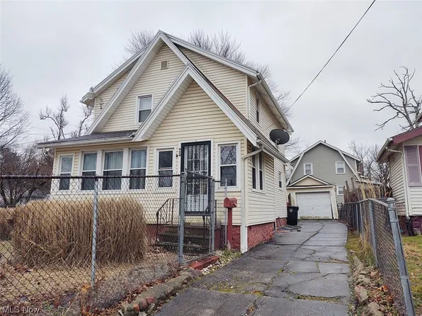 924 Bisson Ave, Akron, OH 44307