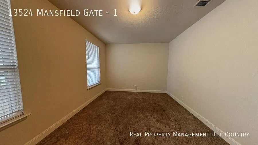 Valley Ranch | 6 Bed / 4 Bath with Office & Media Room — Photo 4