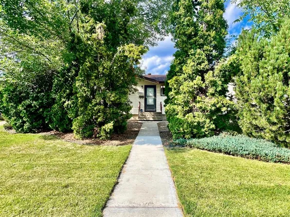 10812 S 52nd Ave NW, Edmonton, AB T6H 0P3