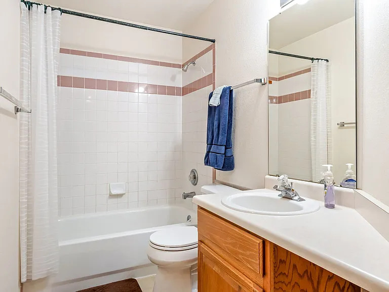 3761 Bromley Dr — Photo 18