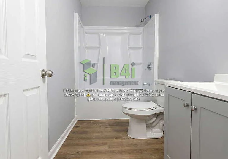 663 Williams St — Photo 13