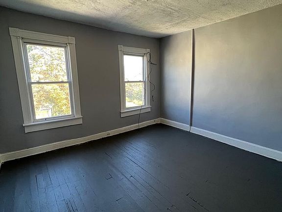 5th image of 211 S Hilton St