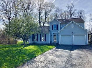 166 Crab Apple Ln, Rochester, NY 14626