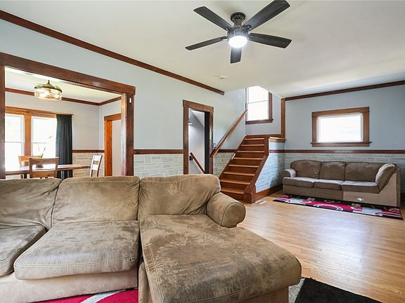 5th image of 2312 B Ave NE