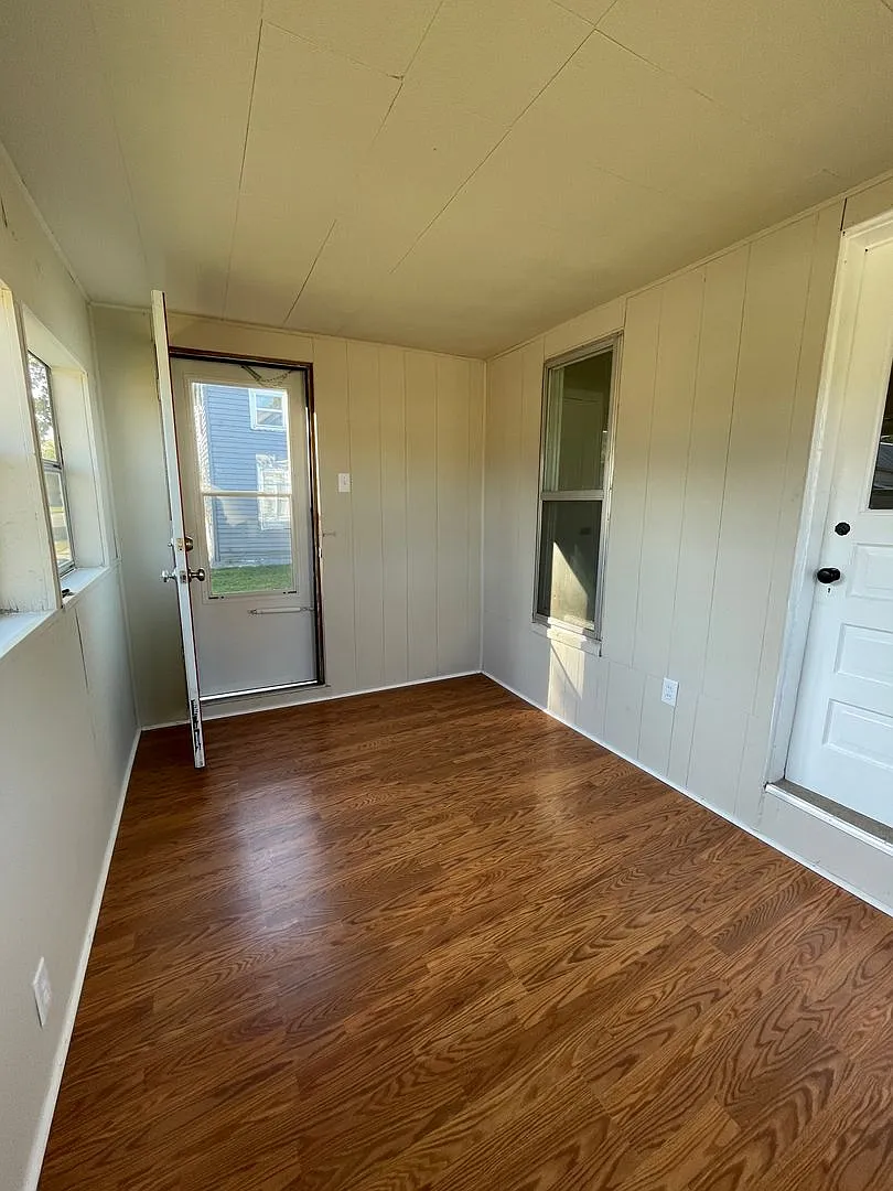 2 Bedroom/ 1 Bath Home! — Photo 3