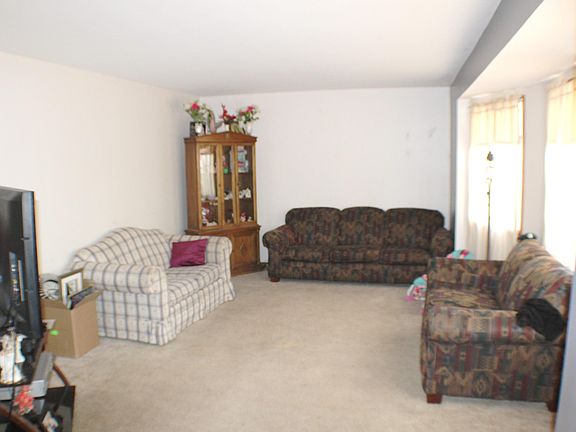 5th image of 875 James Ct #879