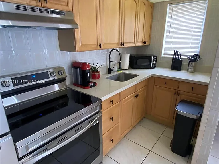 3210 Canal Dr #8 — Photo 3