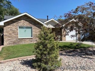 5807 Sunset Dr, Cheyenne, WY 82009