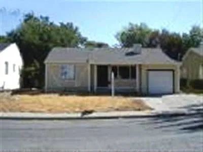 324 Minner Ave photo 1