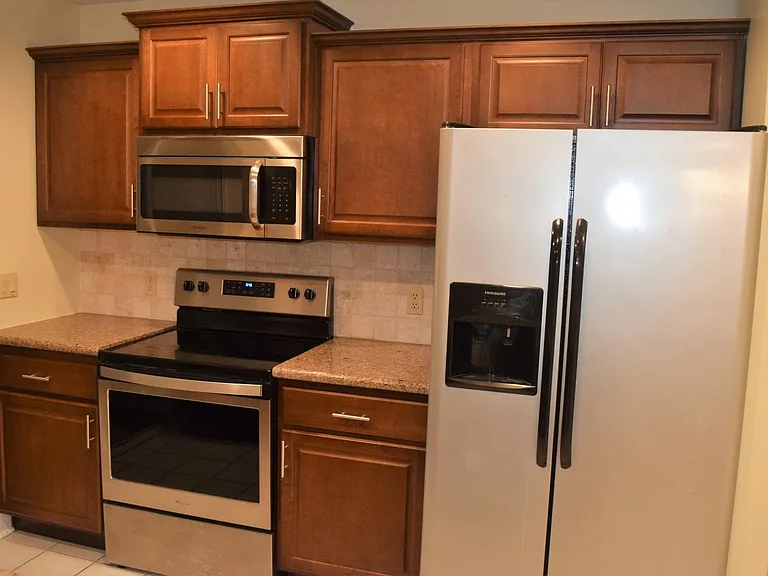 2965 Poplar Ave — Photo 17