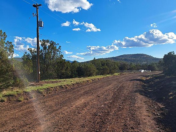 5th image of 1499 E Barbara Rd