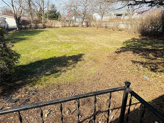 4th image of 1453 Roosevelt Ave