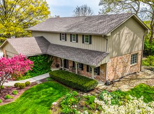 8229 Nueport Dr S, Willow Springs, IL 60480