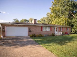 915 Park St, Middleport, OH 45760