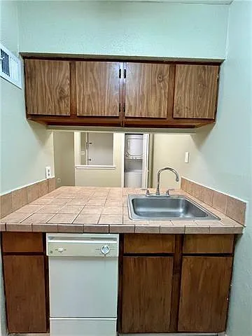 2330 Edenborn Ave #116 — Photo 11