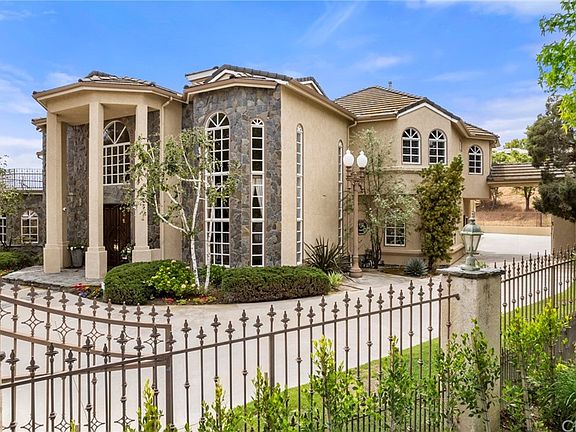 2nd image of 6912 E Avenida De Santiago