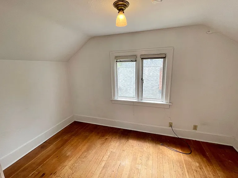 6335 6th Ave NE — Photo 12
