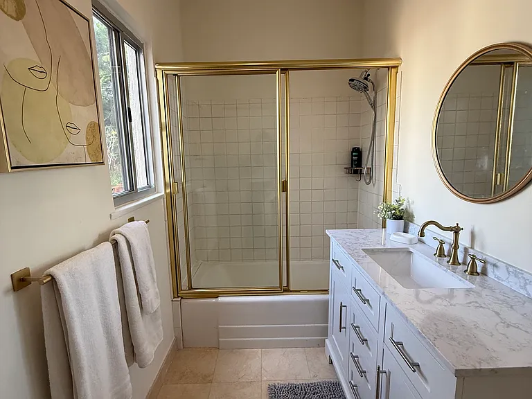 8748 Ashcroft Ave — Photo 19