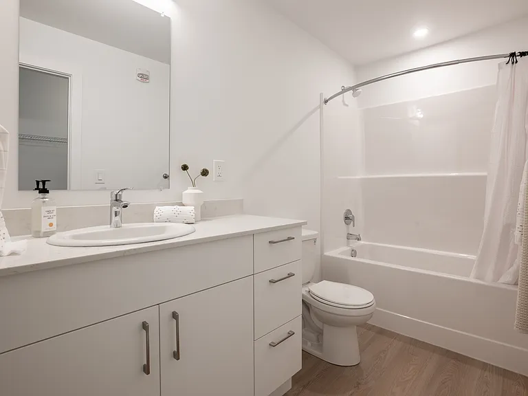 1530 Warde Ave — Photo 14