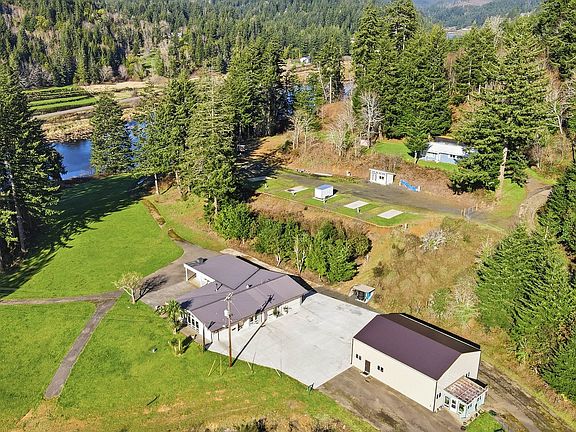 4th image of 94475 Golf Course Ln