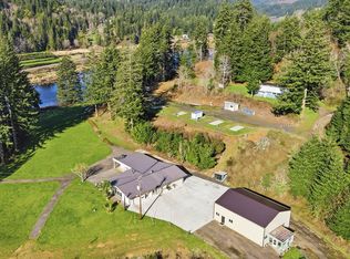 94475 Golf Course Ln, North Bend, OR 97459