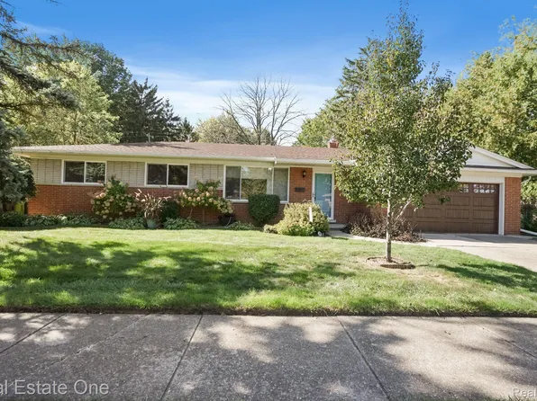 38221 Westland St, Clinton Township, MI 48036