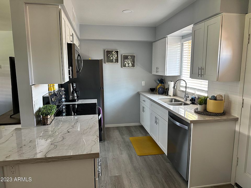2nd image of 1320 E BETHANY HOME Road #5