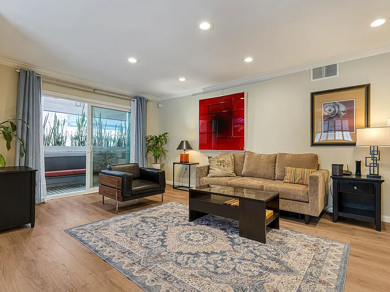 1734 N Fuller Ave #307A — Photo 9