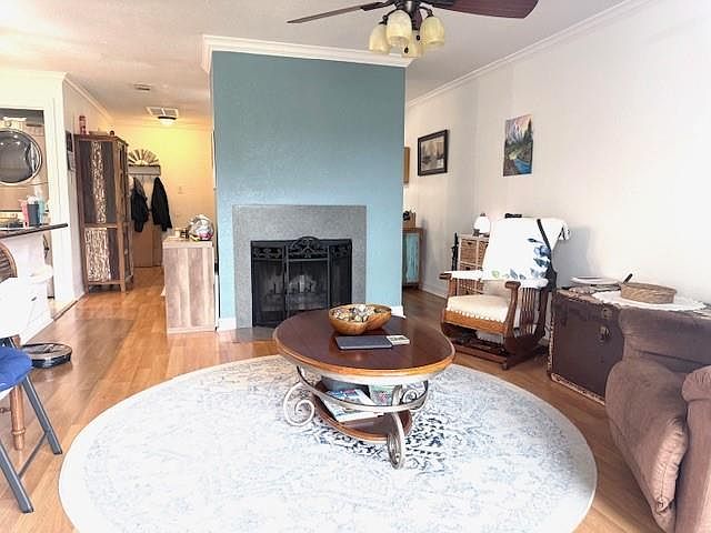 1st image of 418 Garland Dr APT 214