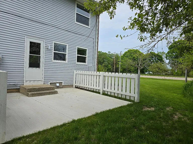 101 2nd Ln — Photo 30