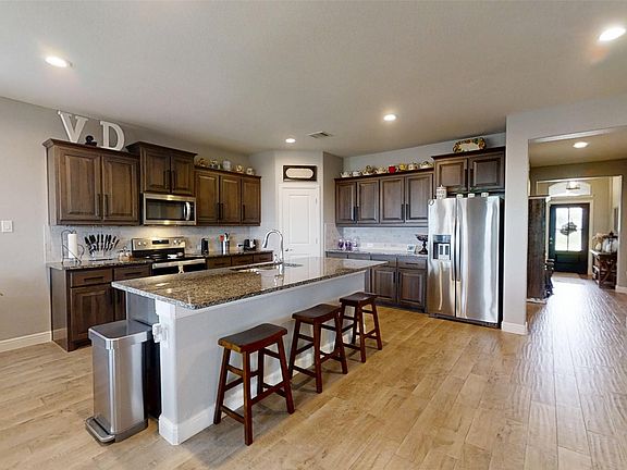 3rd image of 1624 Omaha Dr