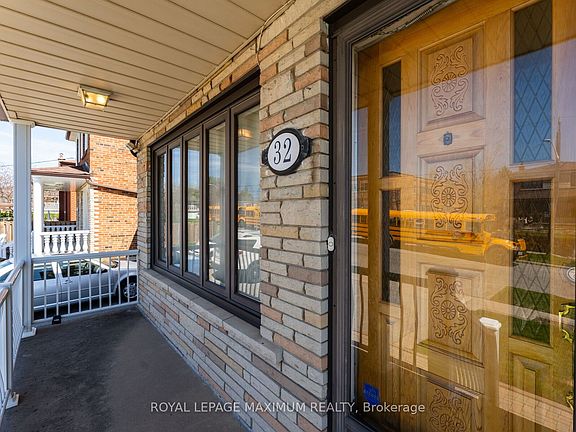 3rd image of 32 Ianhall Rd