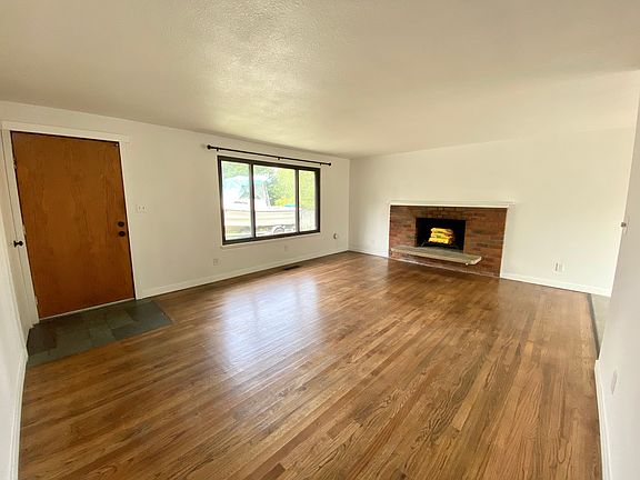 3rd image of 14720 26th Ln S