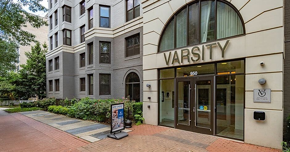 Building-Exterior-02-Varsity-On-K-WashingtonDC-06