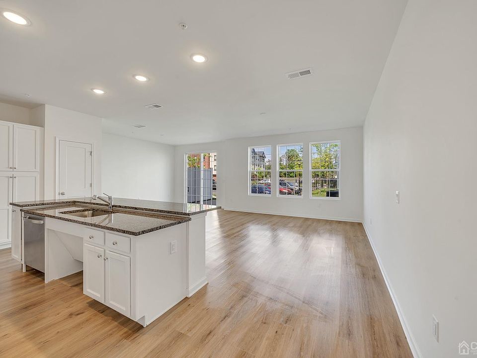 215 PARK PL Dunellen NJ Zillow