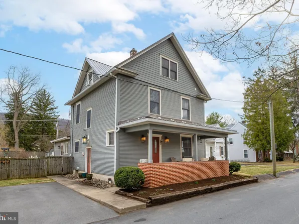 128 W Pine St, Boalsburg, PA 16827