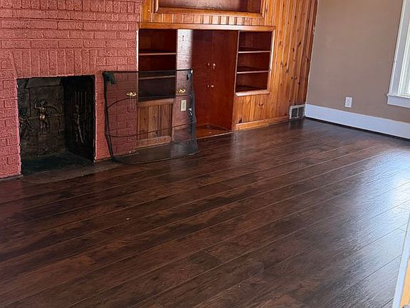 2nd image of 455 Baldwin Ave