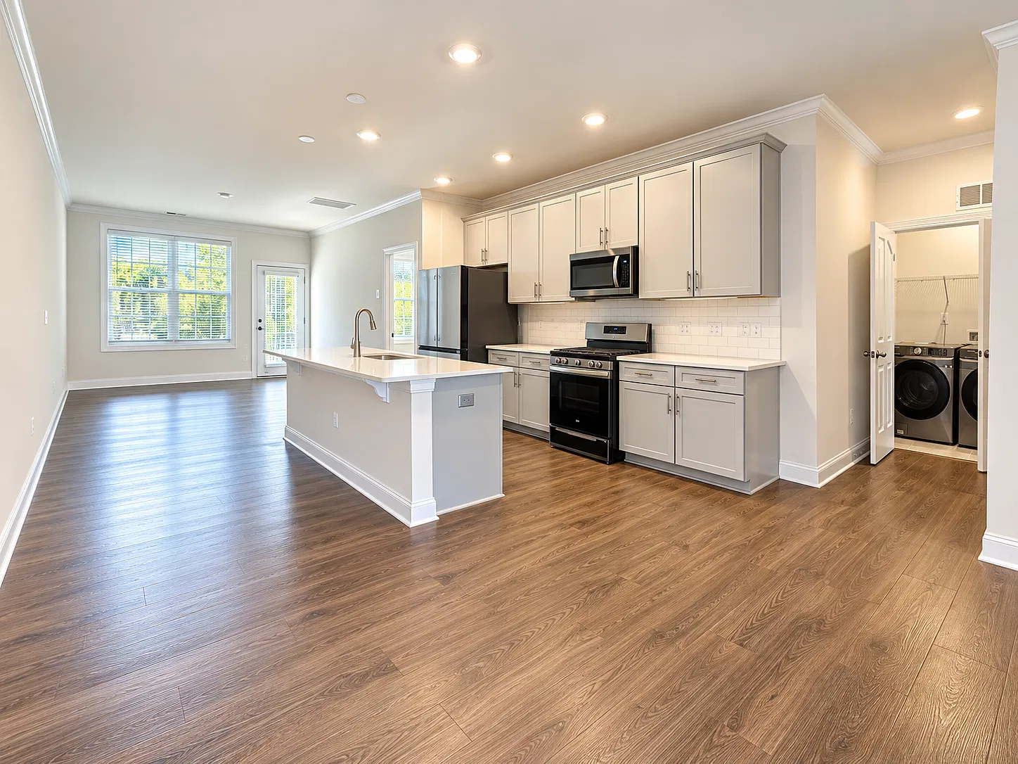 4 bed, 2.5 bath, 2240 sqft, $2,175 — Photo 3