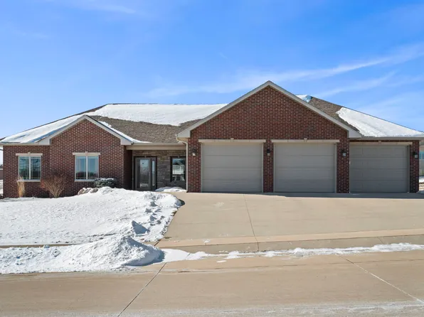 1132 18th St SE, Dyersville, IA 52040
