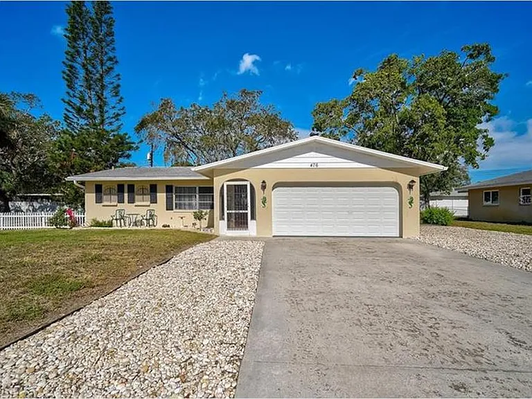 476 W Seminole Dr — Photo 1
