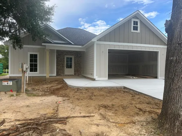 203 Saxton Pl, Leesburg, GA 31763